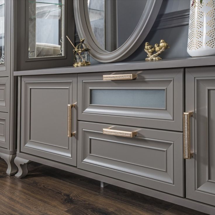 Как выбрать классическую кровать для спальни с современным интерьером Как выбрать классическую кровать для спальни с современным интерьером